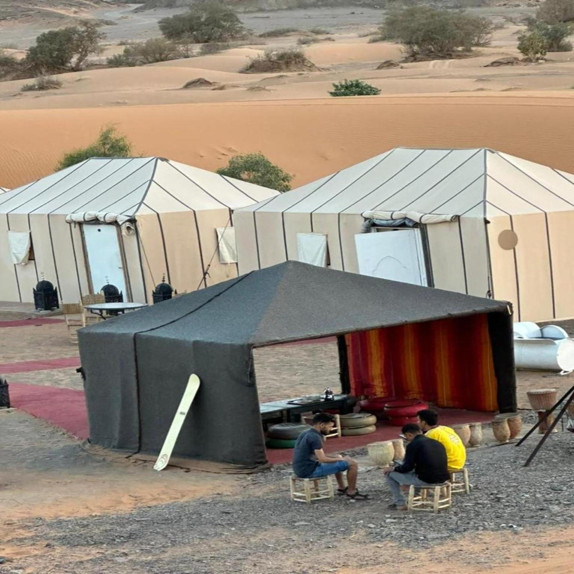 Erg Chebbi Romantic Desert Camp 梅尔祖卡 外观 照片
